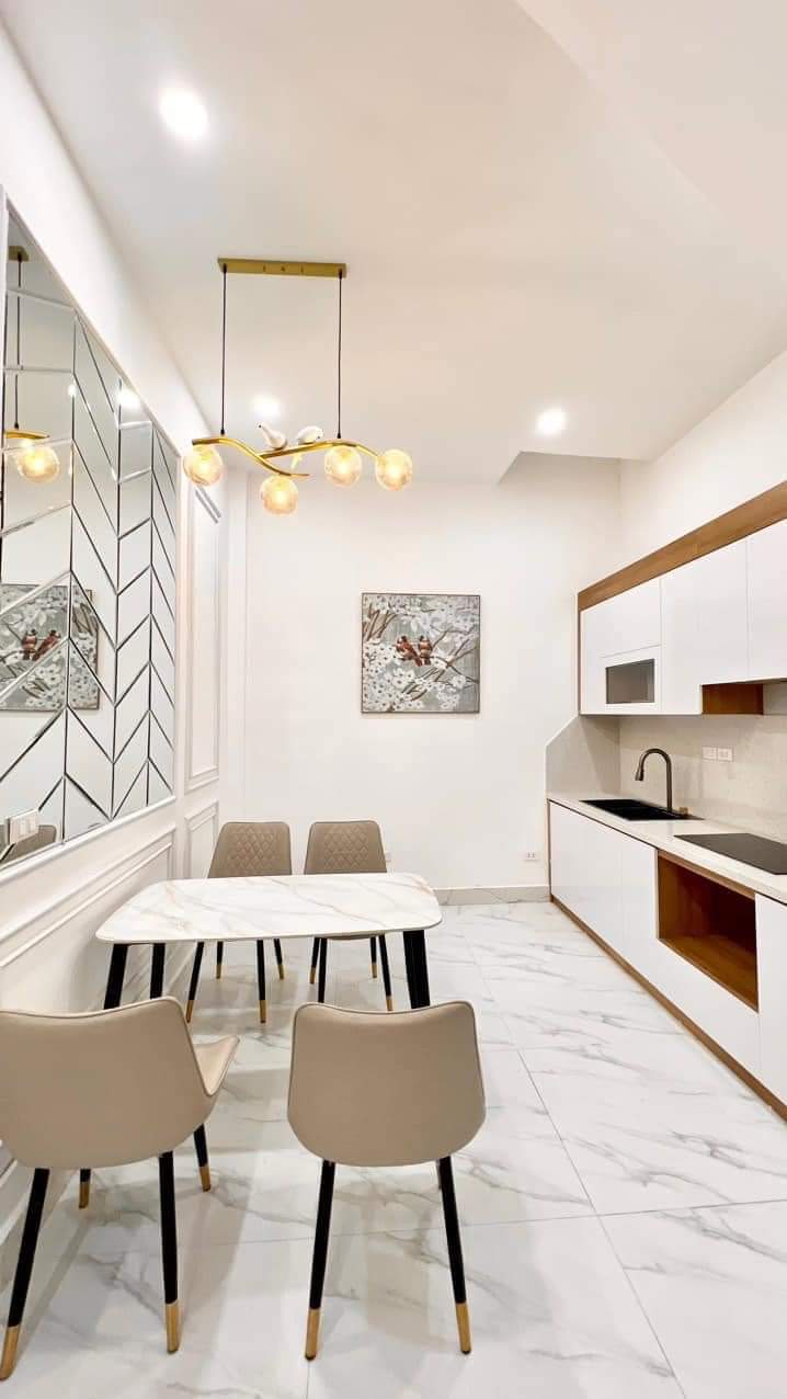 Bán nhà Lại Yên, Hoài Đức, 38m2 x 4 tầng, đầy đủ nội thất, đối diện trường Edison School