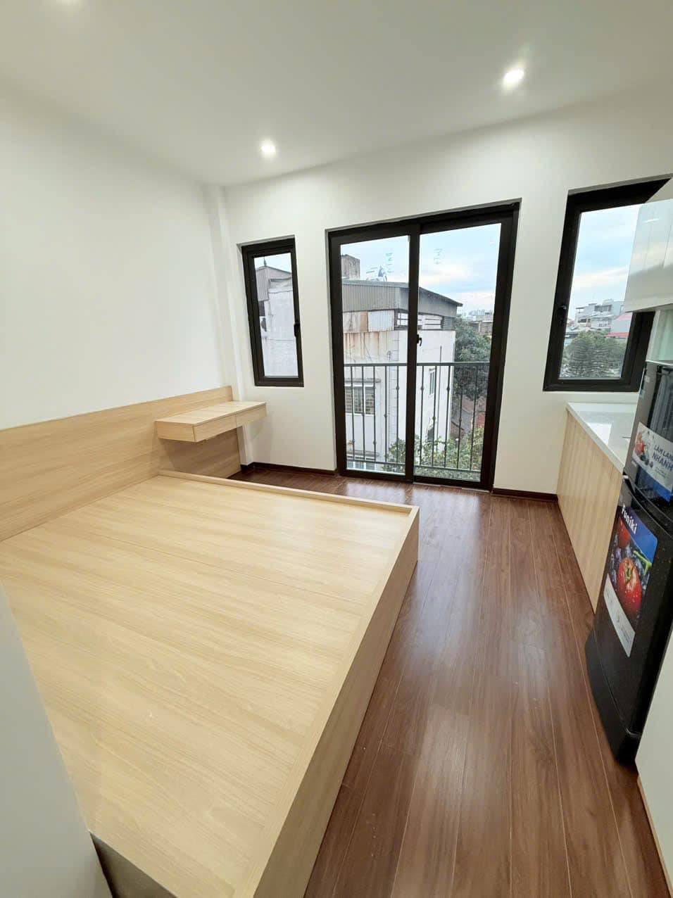 Bán nhà 6 tầng thang máy, ô tô đỗ cửa, đức diễn, dòng tiền ổn định 40tr/tháng