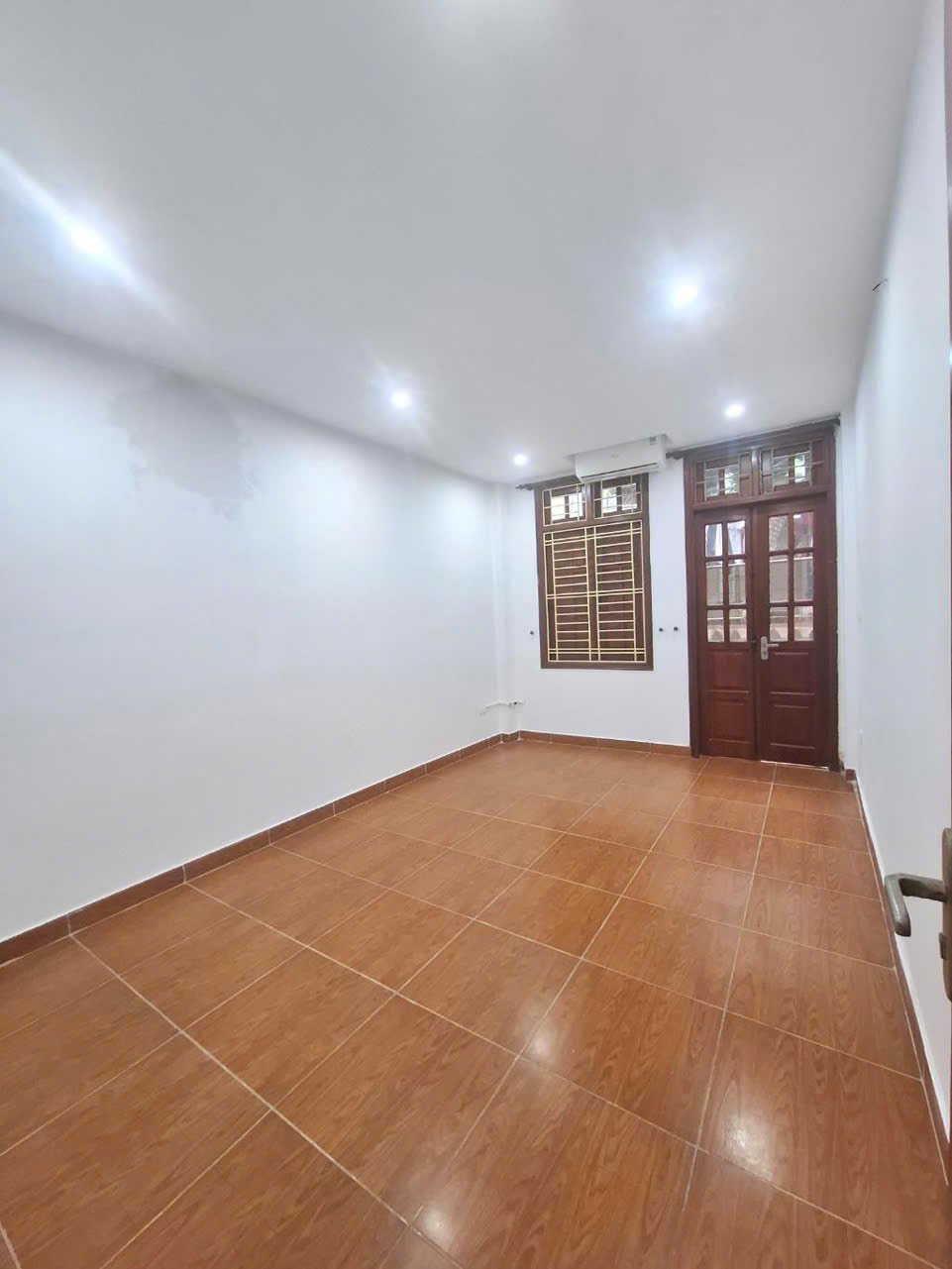 Chủ giảm 600 triệu giá chỉ còn 7,35 tỷ sở hữu nhà ngay trung tâm Hoàng Mai