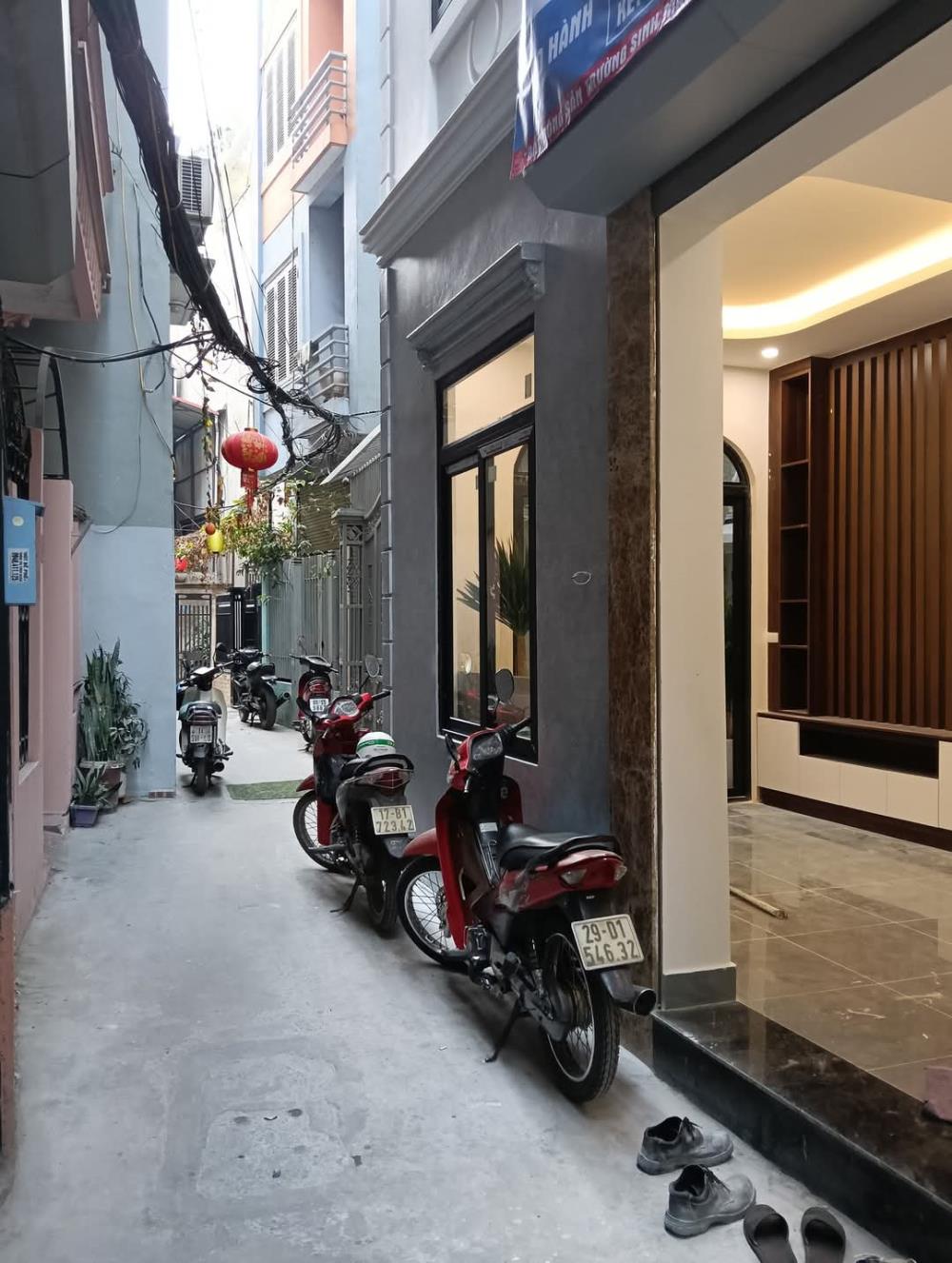 Bán nhà Lạc Long Quân, Cầu Giấy, diện tích 48m2 x 5 tầng x mặt tiền 5.2m