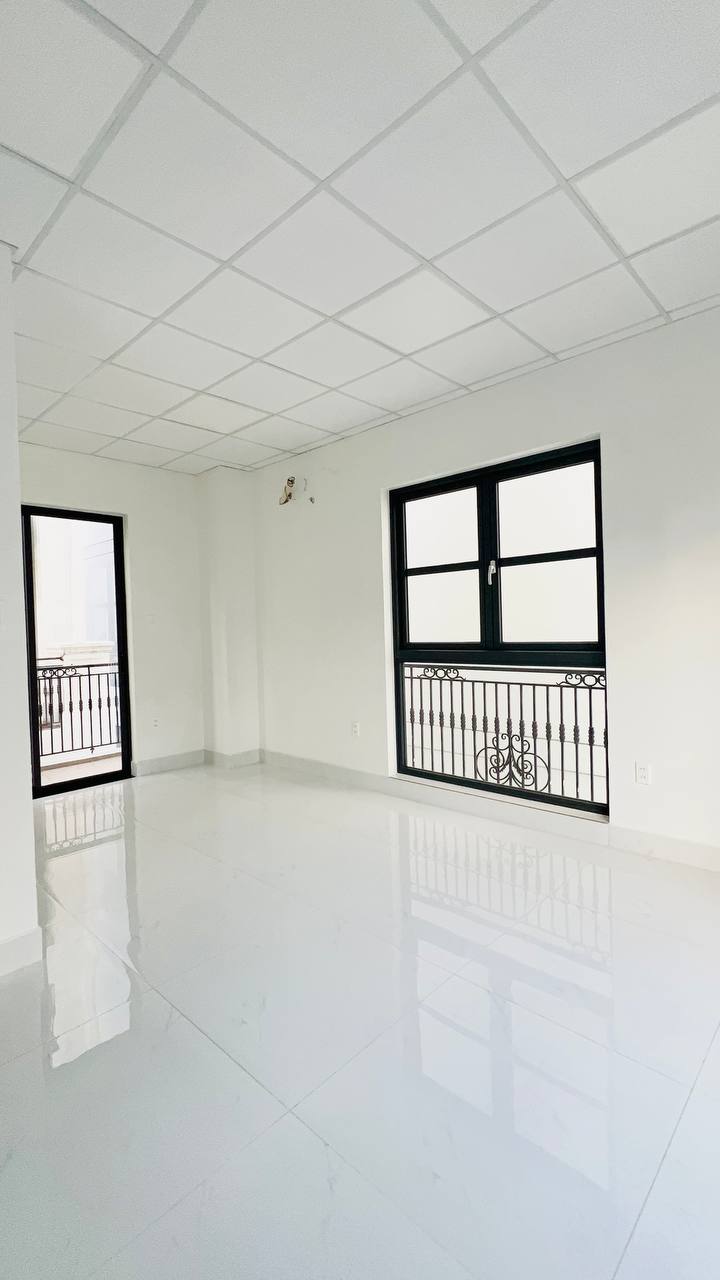 Cho Thuê Biệt Thự Vinhomes Grand Park 3 Tầng, Full Nội Thất, Có Thang Máy, Giá 35 Triệu/Tháng