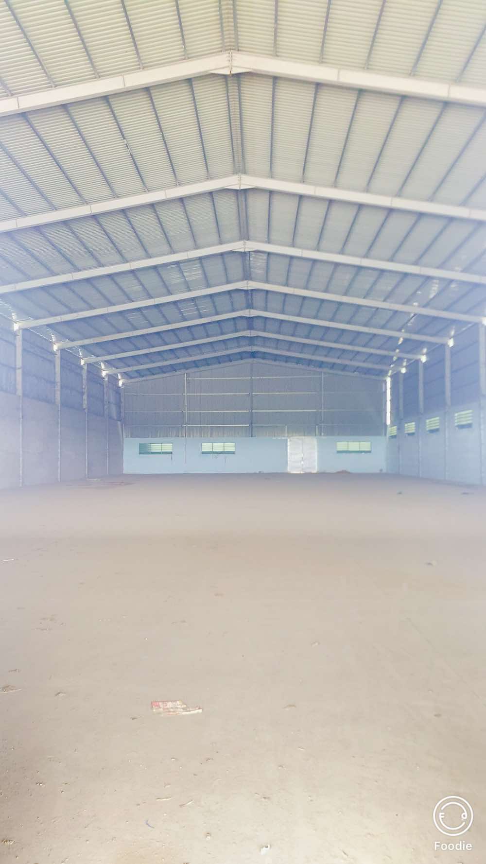 Cho thuê kho 1.500 m2, mặt tiền Nguyễn Văn Linh có sân rộng