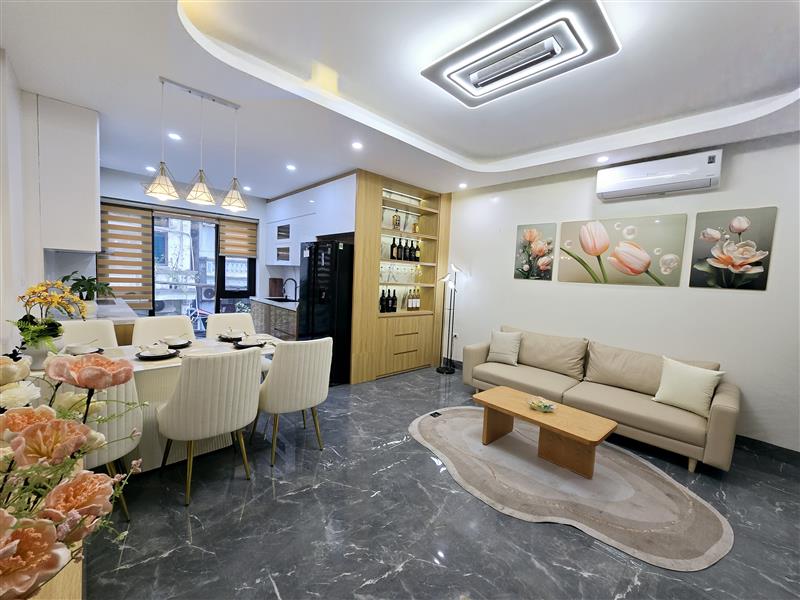 Siêu phẩm nhà Ngô Gia Tự, 6 tầng thang máy, ngõ ô tô, chỉ 9.8 tỷ