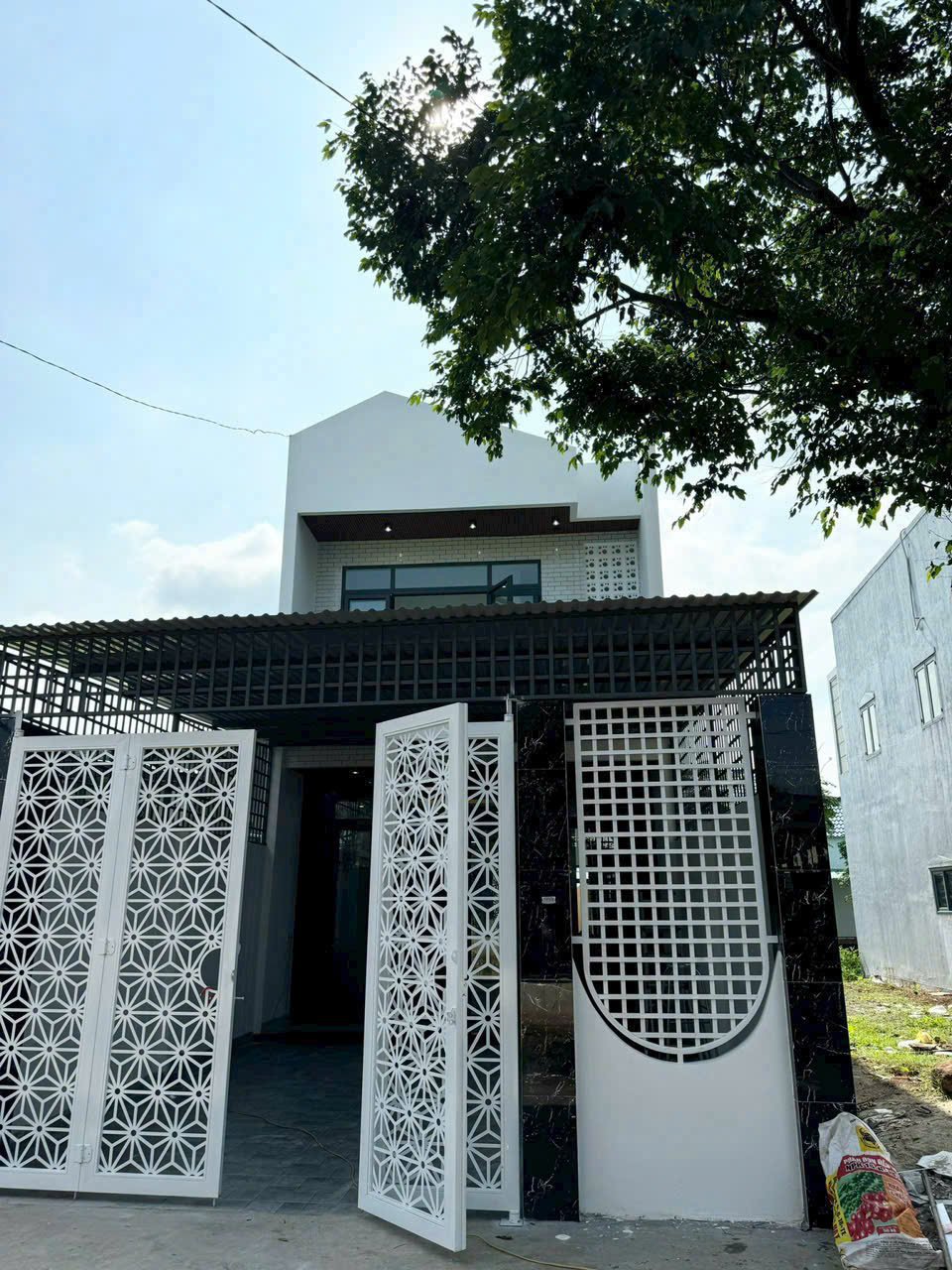 690tr sang tên nhà gần chợ Bờ Ngựa, Tân Kiên, Bình Chánh, sổ hồng riêng