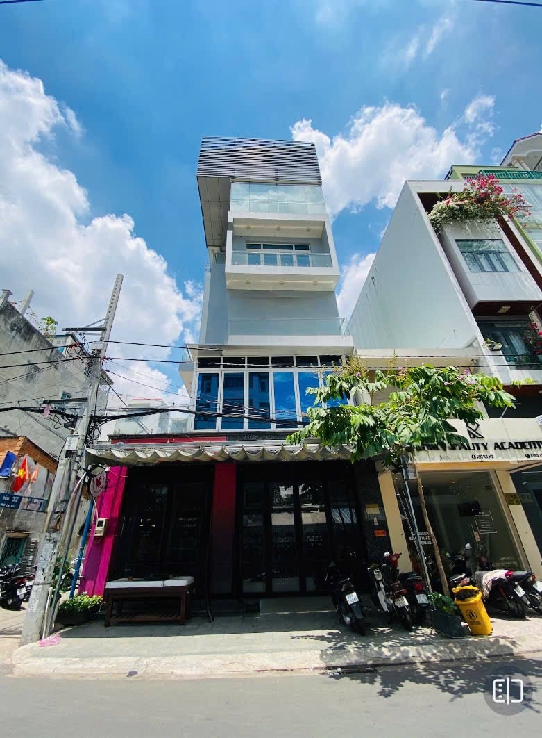 Cho thuê tòa nhà 5 tầng mt nhất chi mai, p13, tân bình