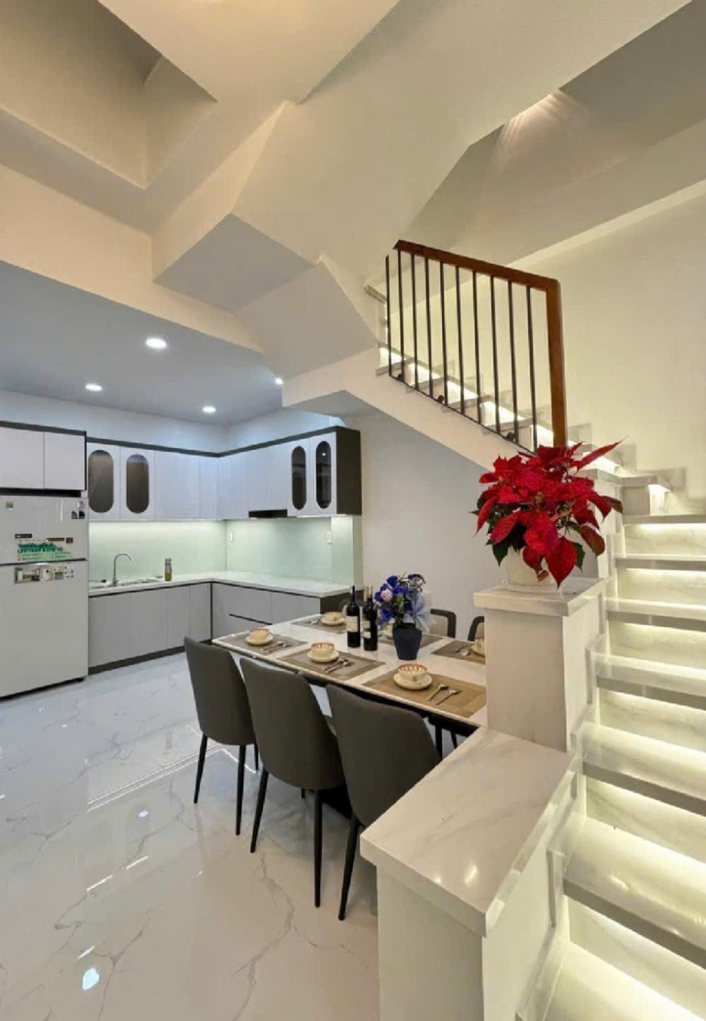 Bán nhà Trương Thị Hoa, ngay Metro Tân Thới Hiệp, Q12, 4x20m, 2 tầng, hẻm xe hơi 6m