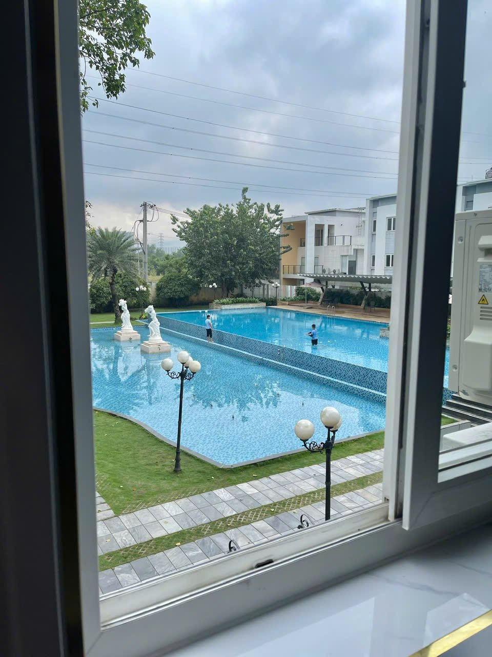 Siêu rẻ, bán căn góc nhà phố khu Mega Vilaga, Melaso Khang Điền 3 tầng, 4pn,149m2