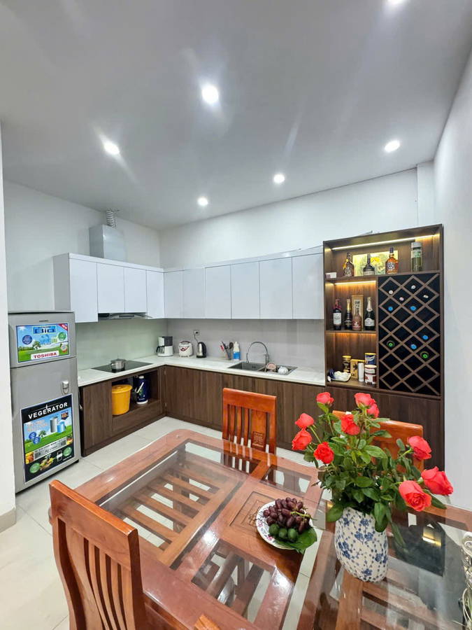 Bán nhà Nguyễn Văn Cừ, Long Biên, lô góc vị trí đẹp kinh doanh, giá 13,9tỷ