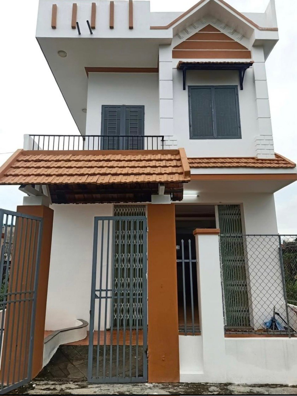 Bán gấp nhà đường tỉnh lộ 15 cách ngã tư Tân Quy 2km chỉ 1ty150triệu