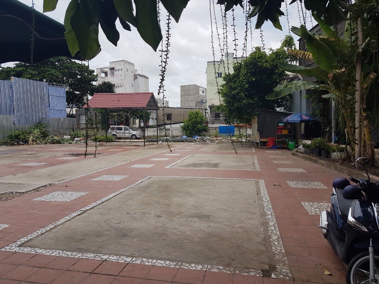 Cho thuê lô đất mặt tiền 26mx37m, giá sốc chỉ 250tr/tháng/1000m2 tại Hoàng Sa, Quận 3