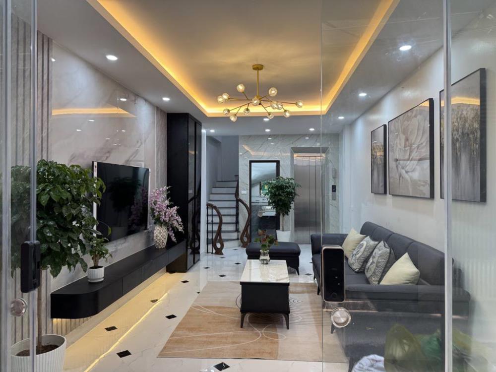 Bán nhà Nguyễn Văn Cừ, Long Biên, 50m2 x 5 tầng thang máy, giá 10 tỷ 5