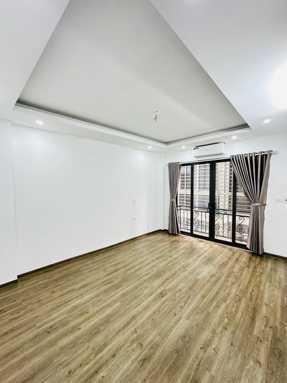 Bán nhà Vip Văn Hương, 54m2 x 5 tầng x mặt tiền 7m, ngõ thông, giá 13 tỷ