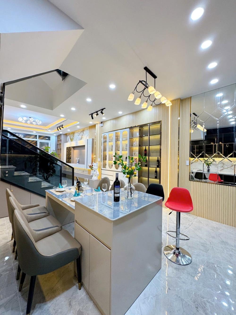 Bán nhà đẹp 1 trệt 2 lầu, full nội thất cao cấp, Khu dân cư Văn Hóa Tây Đô, Cái Răng, Cần Thơ