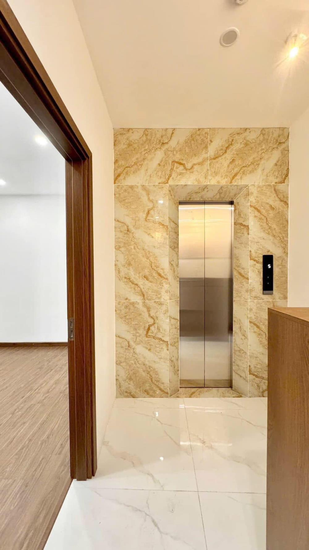 Bán toà căn hộ dịch vụ 75m2 x 7 tầng, 15 phòng khép kín phố Vũ Ngọc Phan, Đống Đa, 18.5 tỷ