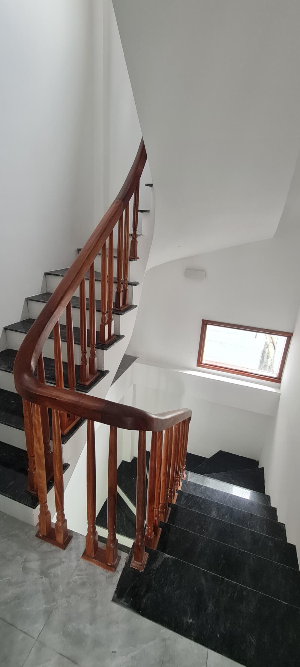 Bán nhà 3,4 tỷ Cát Quế, Hoài Đức, căn góc 43m2, xây dựng 4 tầng