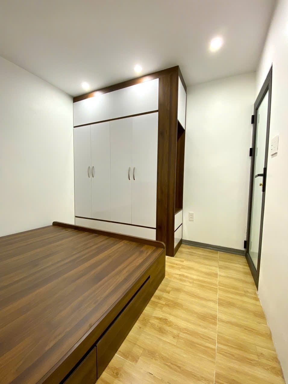 Bán nhà lô góc 2 thoáng, trung tâm Cầu Đơ 4, Hà Đông, 2 tầng 2 ngủ