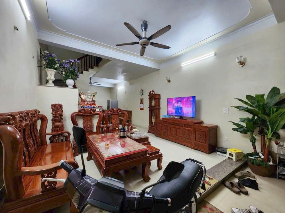Bán nhà Tân Phong, Bắc Từ Liêm, 64m, 4 tầng, mặt tiền 4.8m, giá 9.3 tỷ