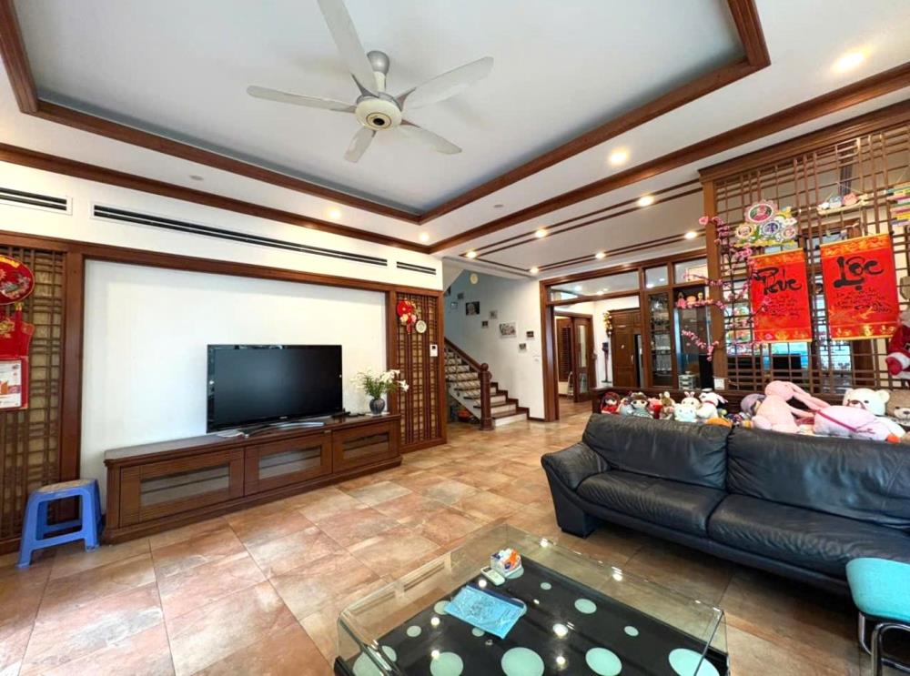 Cực hiếm bán biệt thự Vườn Đào, Lạc Long Quân Siêu Vip, 232m2 x 15m mặt tiền