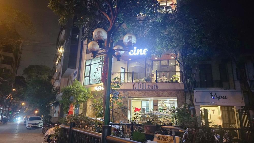 Bán tòa nhà phố Nguyễn Khánh Toàn 111m2, 8 tầng lô góc 3 mặt thoáng kinh doanh tốt