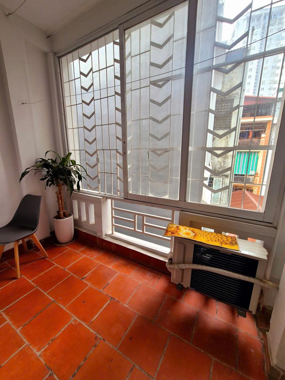 Nhà đẹp ở ngay, 70m ra phố, trước nhà thoáng, Ngã Tư Sở, 6.35 tỷ