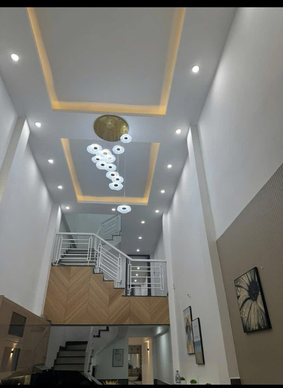 Chính chủ đi Mỹ nên cần ra gấp căn nhà 56m2 x 3 tầng, giá 2,8 tỷ tại Thủ Đức