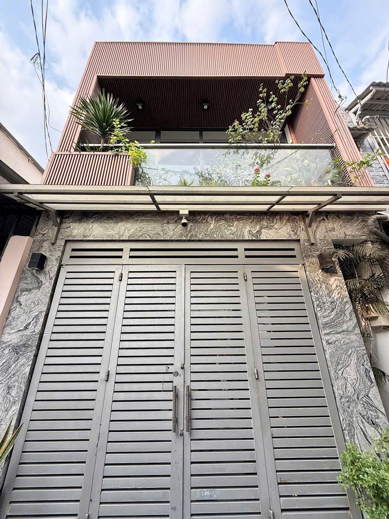 Bán nhà hiếm Lê Trọng Tấn, 65m² (4.5 x 14m), nhà mới keng, khách xem là mê