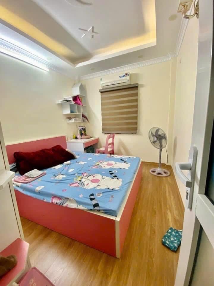 Nhà đẹp Lĩnh Nam, Hoàng Mai, 41m2 x 4 tầng, ôtô tải đỗ cửa, giá cực tốt 6,5 tỷ