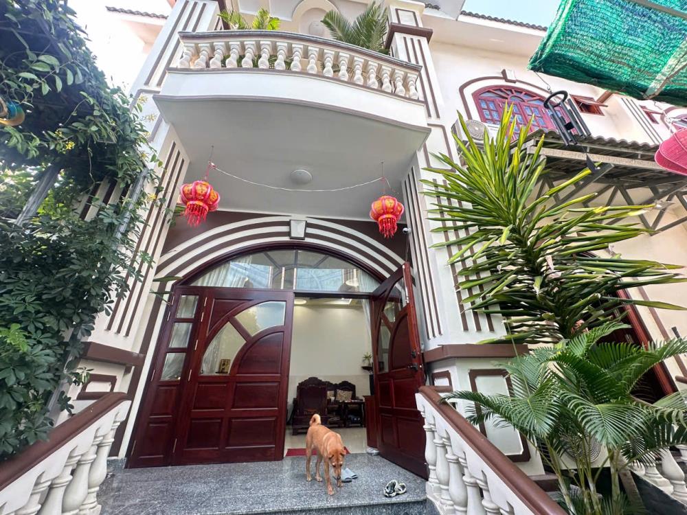 Chỉ 47tr/m2 - bán biệt thự siêu đẹp tại Nha Trang, cách biển Hòn Chồng 800m