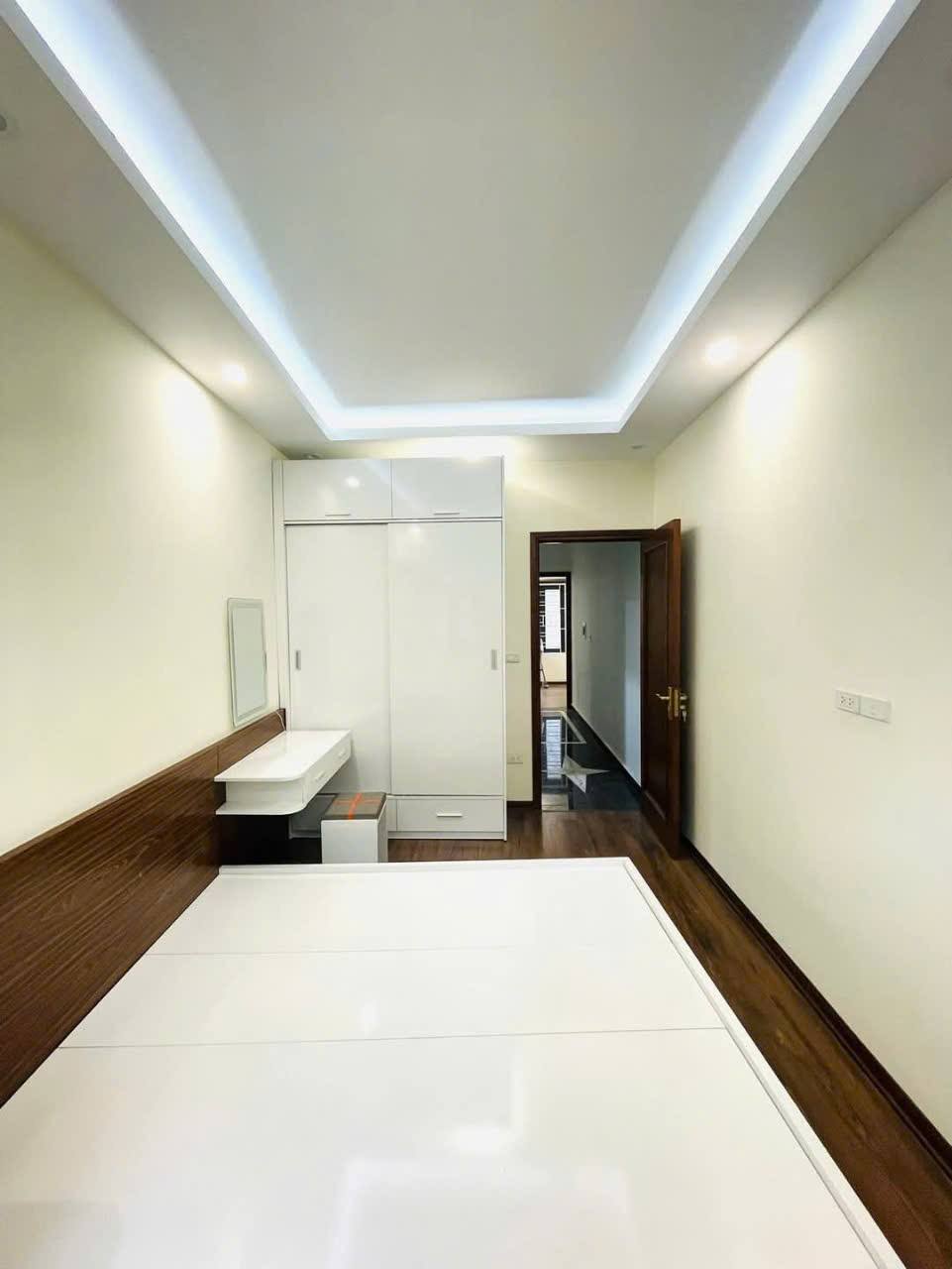 Bán nhà mặt ngõ 113 Yên Hòa 51m x 5t mới đẹp hơn 8 tỷ cách phố 50m