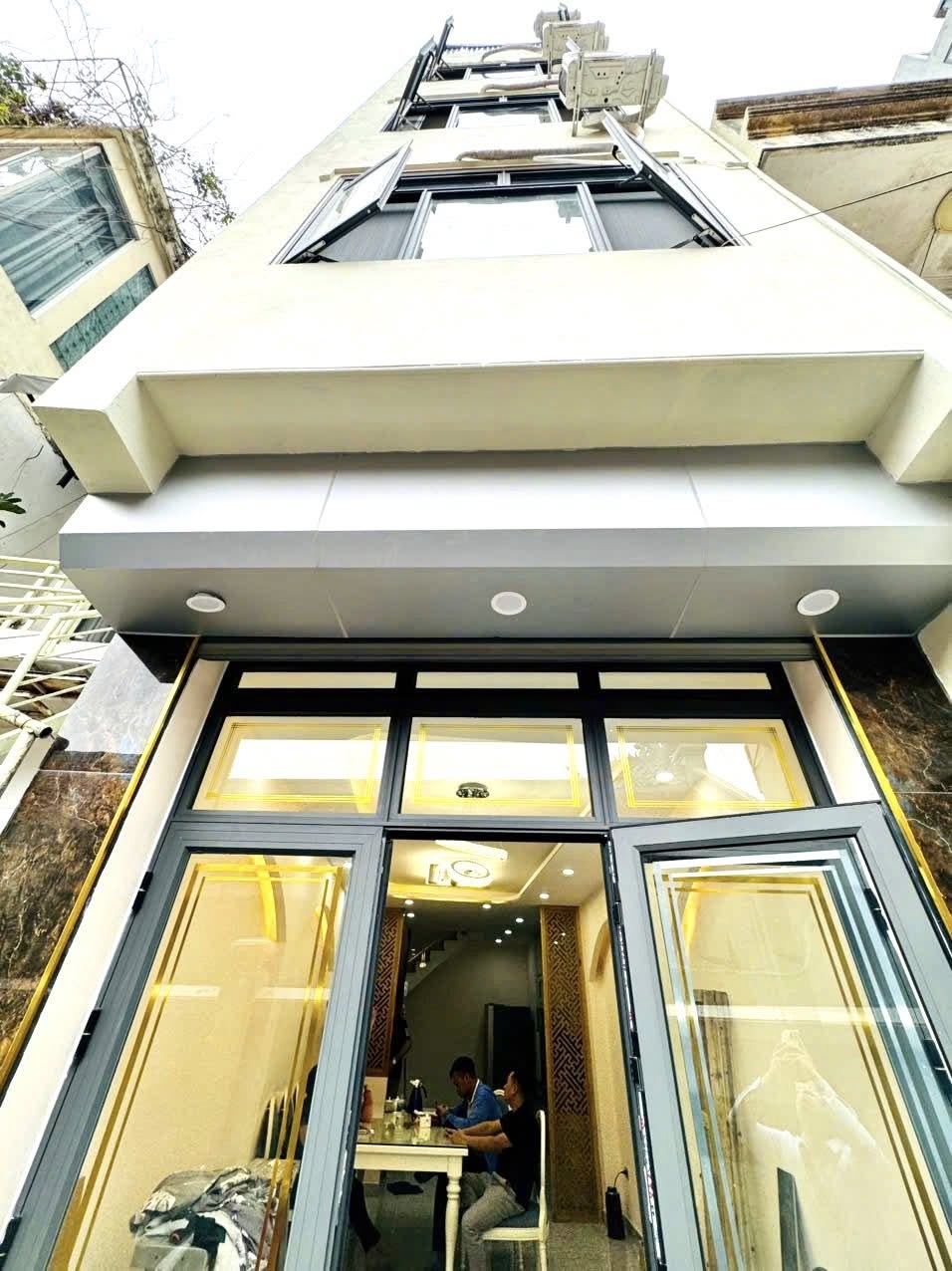 Bán nhà ở ngay 38m2 x 5 tầng thông thoáng, 15m ra ô tô, gần Tôn Đức Thắng