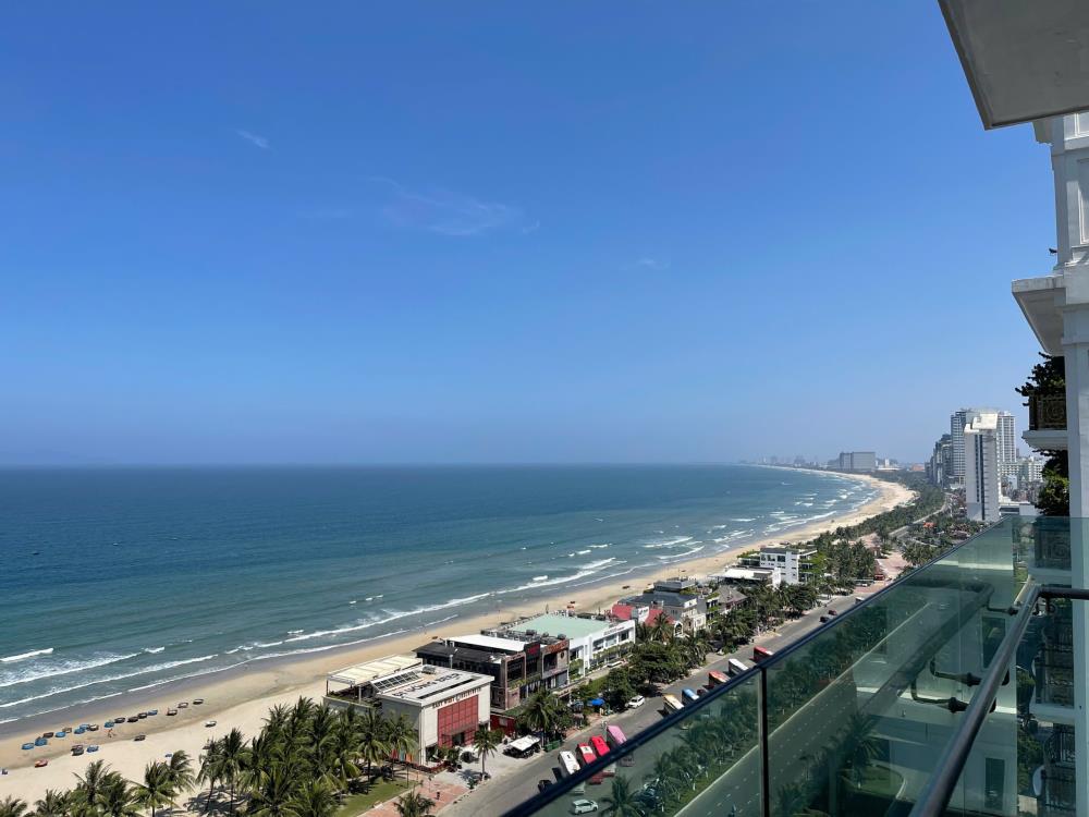 Cần bán nhanh căn hộ 2pn A La Carte tầng cao view trực diện biển Mỹ Khê