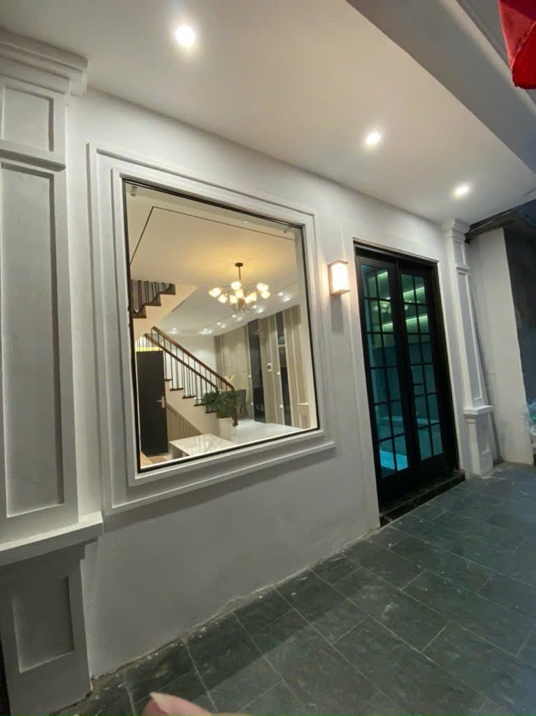 Bán nhà đẹp tại phố Quan Hoa, 40m² x 4 tầng, 5 ngủ, giá 9.8 tỷ