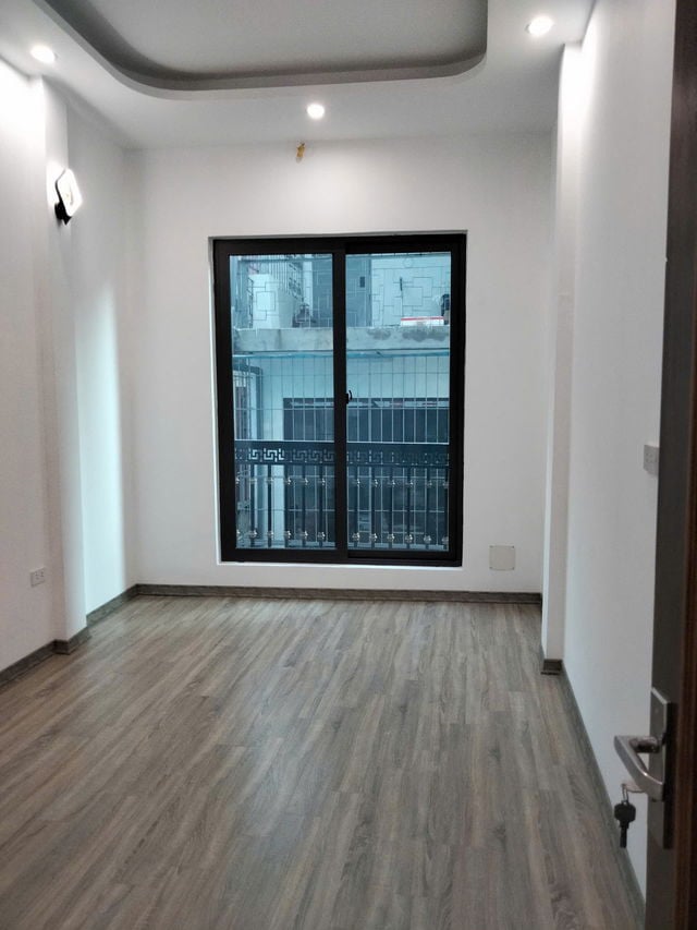 Bán nhà Tân Mai, Hoàng Mai, 45m2 x 5 tầng thang máy, gần ô tô tránh