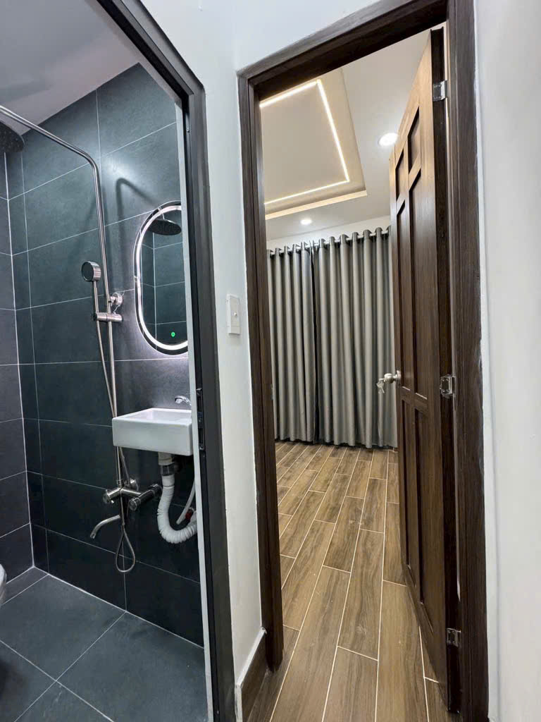 Nhà giá rẻ mặt tiền trung tâm Tân Phú, khu vip Vườn Lài, 20m2, free nội thất xịn