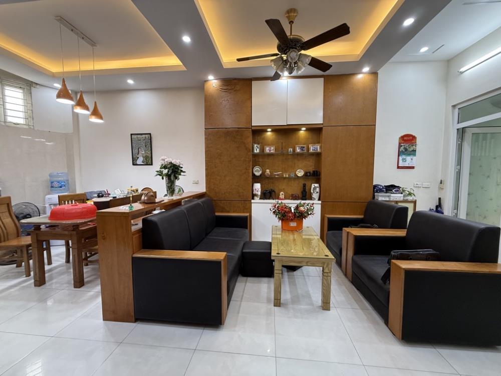 Bán nhà 4 tầng  gần học viện Tài Chính, ngõ ô tô tránh, giá tốt