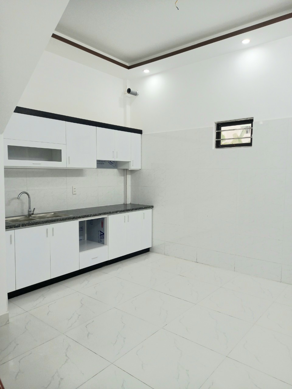 Bán nhà 3 tầng tại Hải Thành 1, Dương Kinh, giá 1.85 tỷ