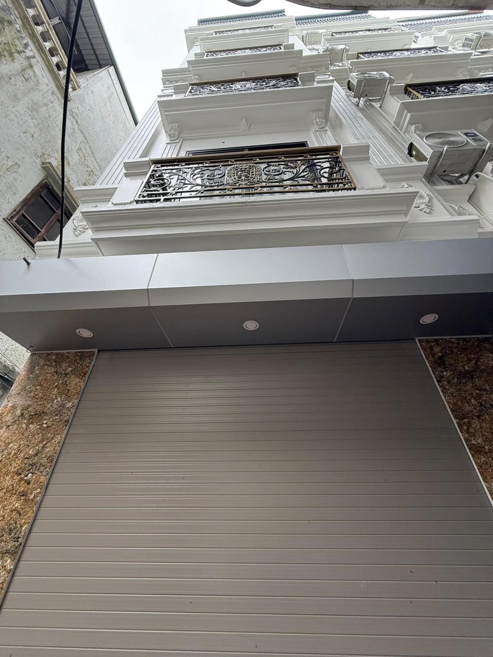 Bán nhà Đội Cấn, Ba Đình, căn góc đẹp không tì vết, 40m2 x 6 tầng thang máy, sát ô tô sổ đẹp