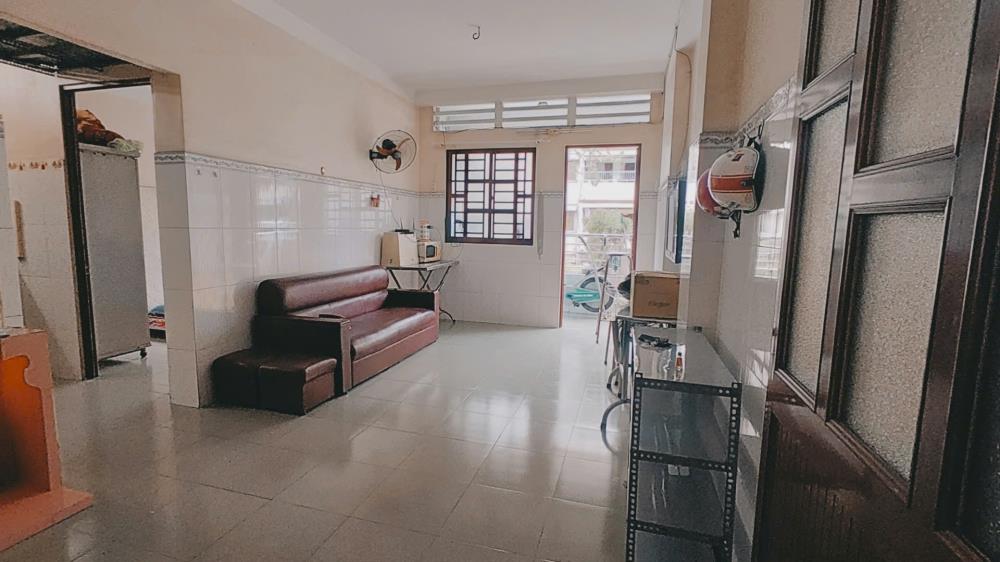 Bán căn hộ chung cư Xóm Cải, Quận 5, giá chỉ 2.6 tỷ, full nội thất
