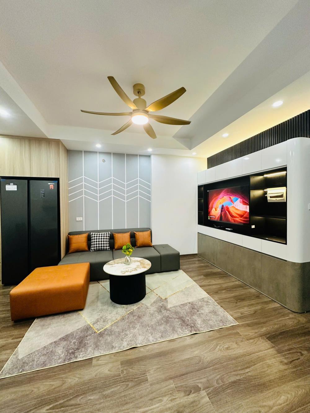 Căn hộ 2PN, 63m² full nội thất tại Phương Đông Green Park, Hoàng Mai, Giá 3.85 tỷ