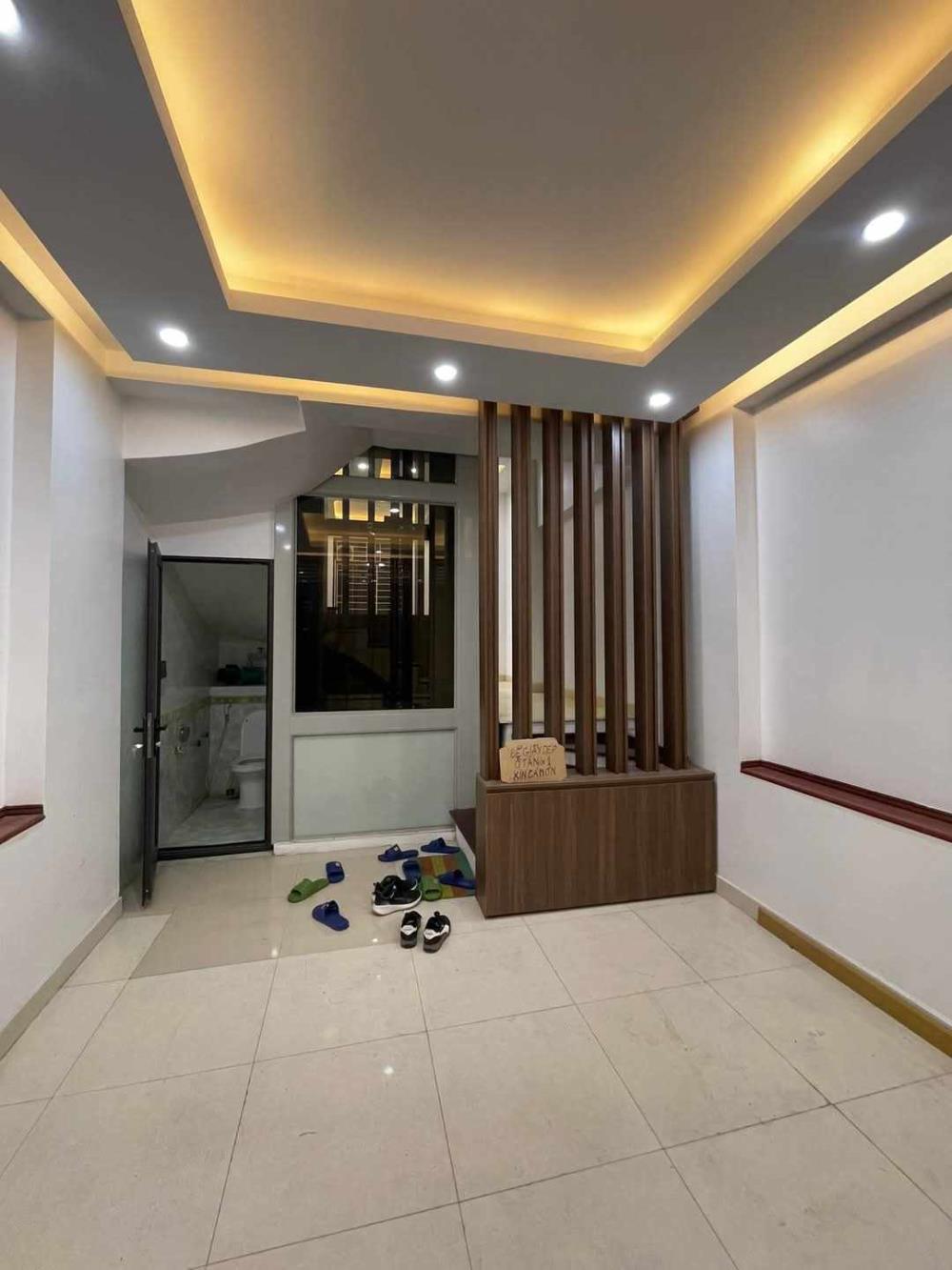 Nhà đẹp Nguyễn Đình Chiểu, sát  công viên Thống Nhất, thang máy, kinh doanh thuận tiện