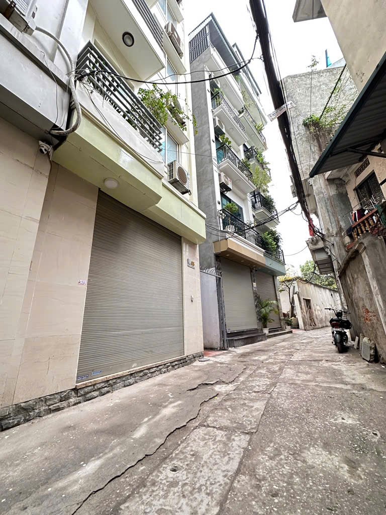 Bán nhà 5 tầng Khu đô thị Định Công, Ô tô đỗ cửa, ngõ thông, Giá 6.68 tỷ