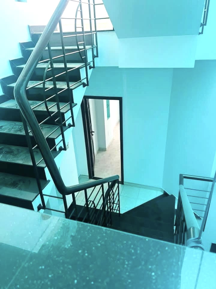 Bán nhà Vip Phú Nhuận, hẽm ô tô  tránh, 75m2 x 5 tầng, sổ vuông