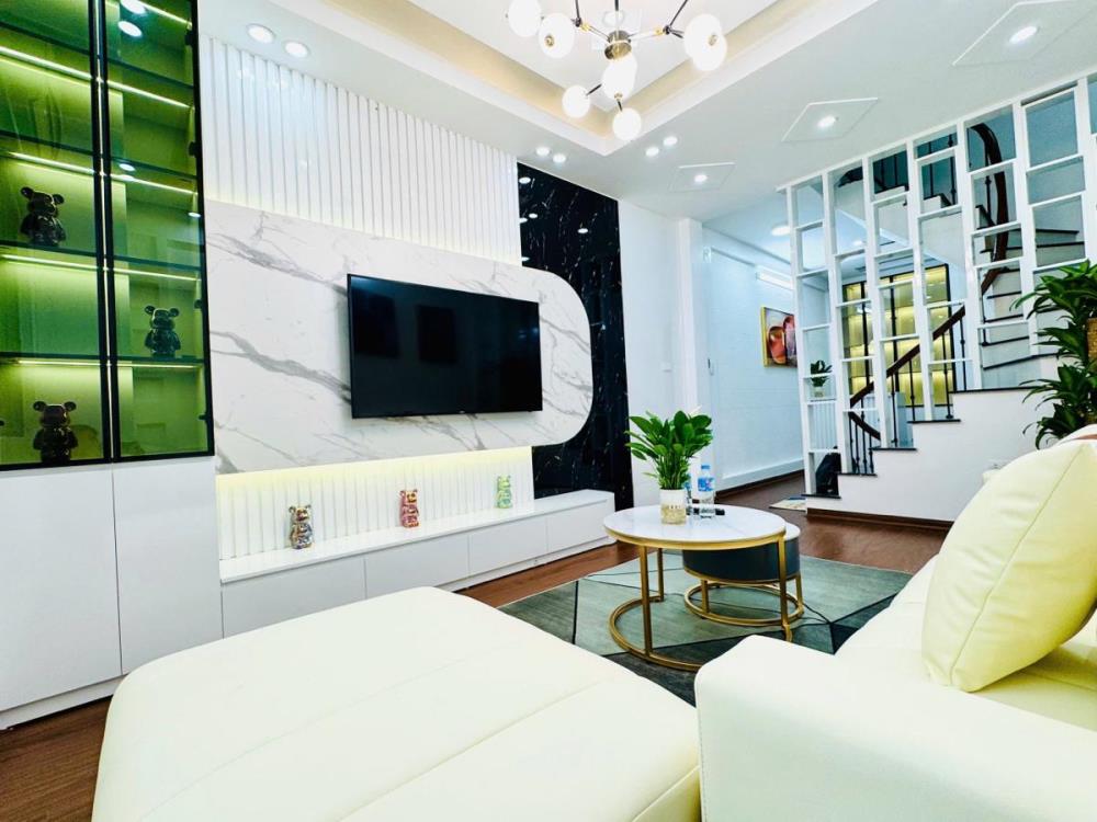 Nhà đẹp, ngõ thông Hoa Bằng 30m2 x 6 tầng x 8.38 tỷ, full nội thất