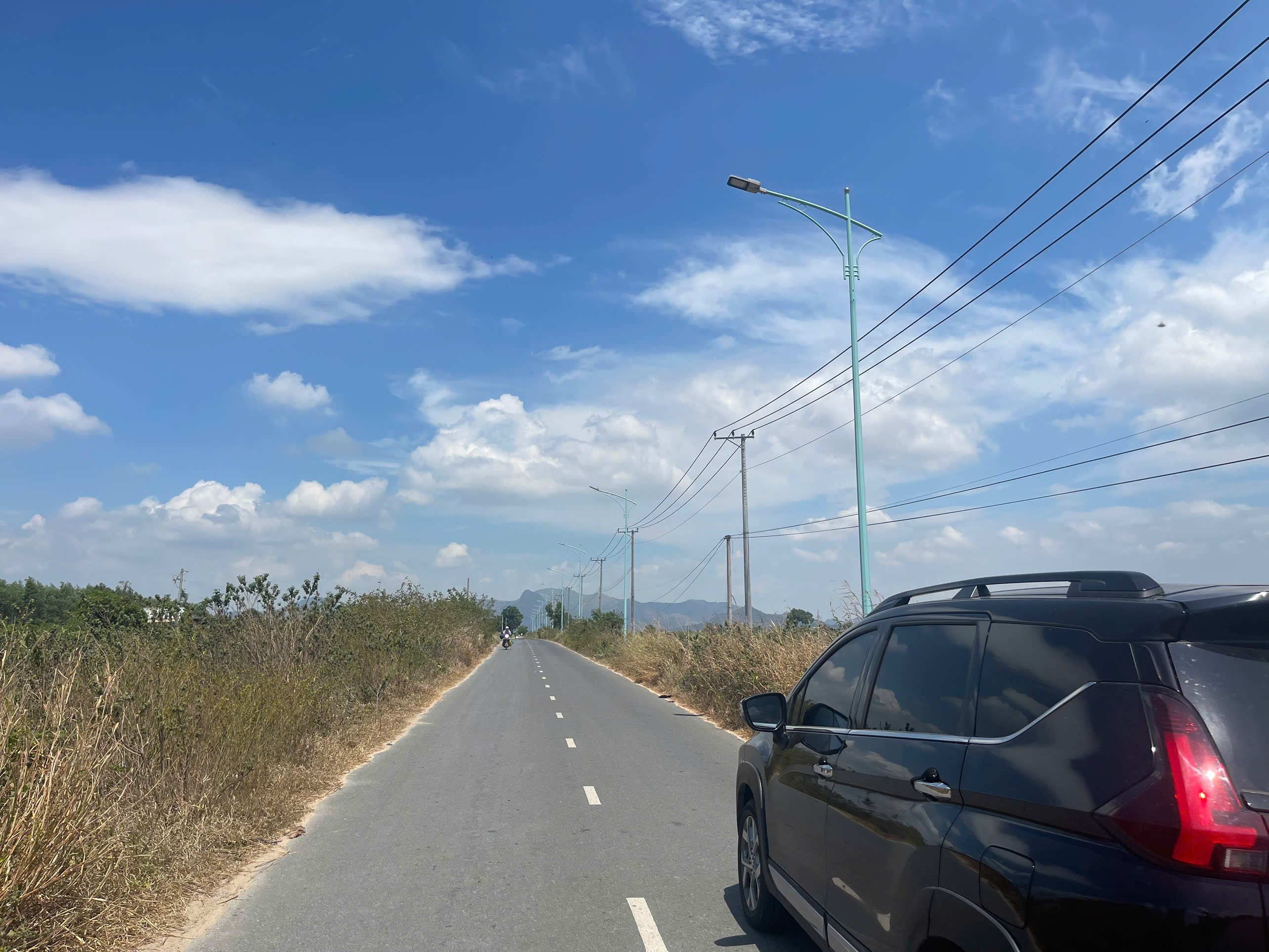 Cắt lỗ 40%, Bán đất 3.568m² mặt tiền Mai Thúc Loan, Tân Hải, La Gi, chỉ 7.5 tỷ