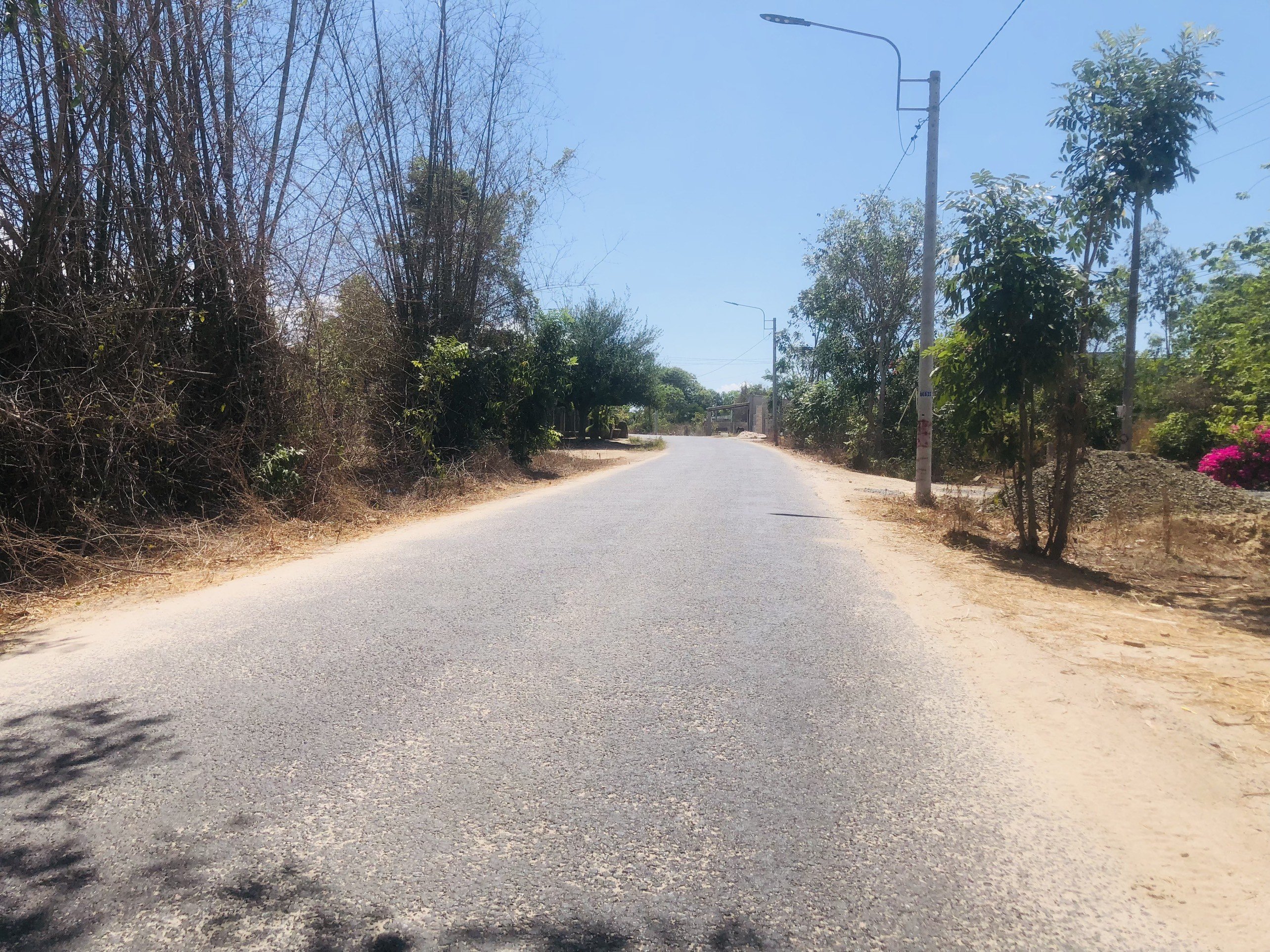 Bán 1000m2 đât ONT Đường Cù Chính Lan, Thị xã LaGi, Giá 190tr/m Ngang