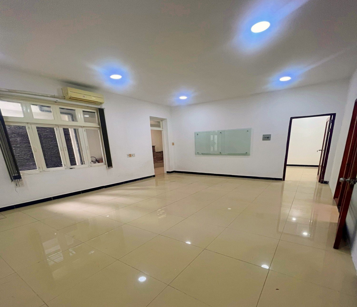 Bán gấp giảm 3 tỷ còn 35 tỷ căn biệt thự Nguyễn Hoàng, Quận 2