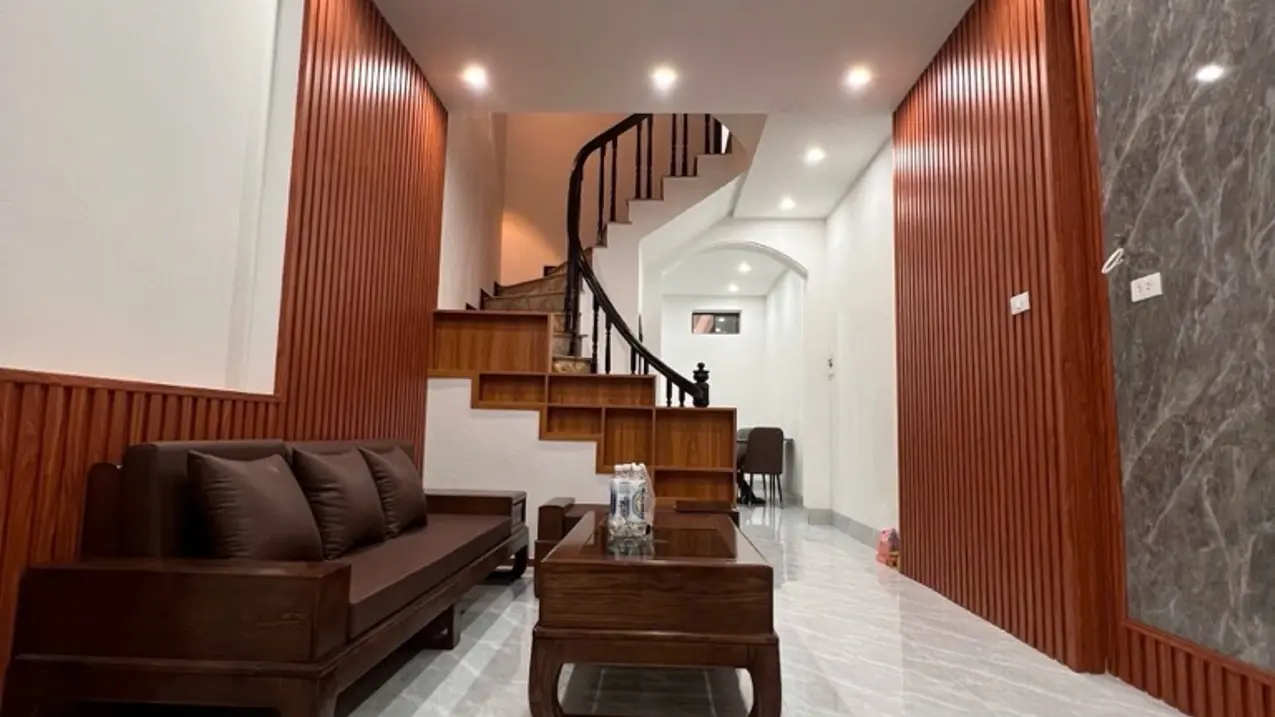 Bán nhà Giải Phóng, Kim Đồng, ô tô đỗ cửa, 40m², Giá chỉ 8.98 tỷ