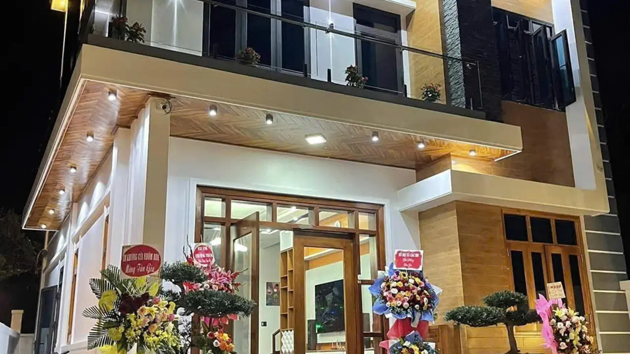 BÁN NHÀ PHỐ CỔ – LÔ GÓC 3 MẶT THOÁNG – MẶT TIỀN HOA HẬU – VỈA HÈ RỘNG – KINH DOANH CỰC ĐỈNH 📍 Vị trí: Đường 19/12, phường Đồng Xuân, quận Hoàn Kiếm, Hà Nội