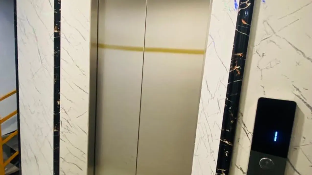 Bán nhà 6 tầng, 42m2, phố Minh Khai, Hai Bà Trưng, giá 9 tỷ, sổ đỏ chính chủ