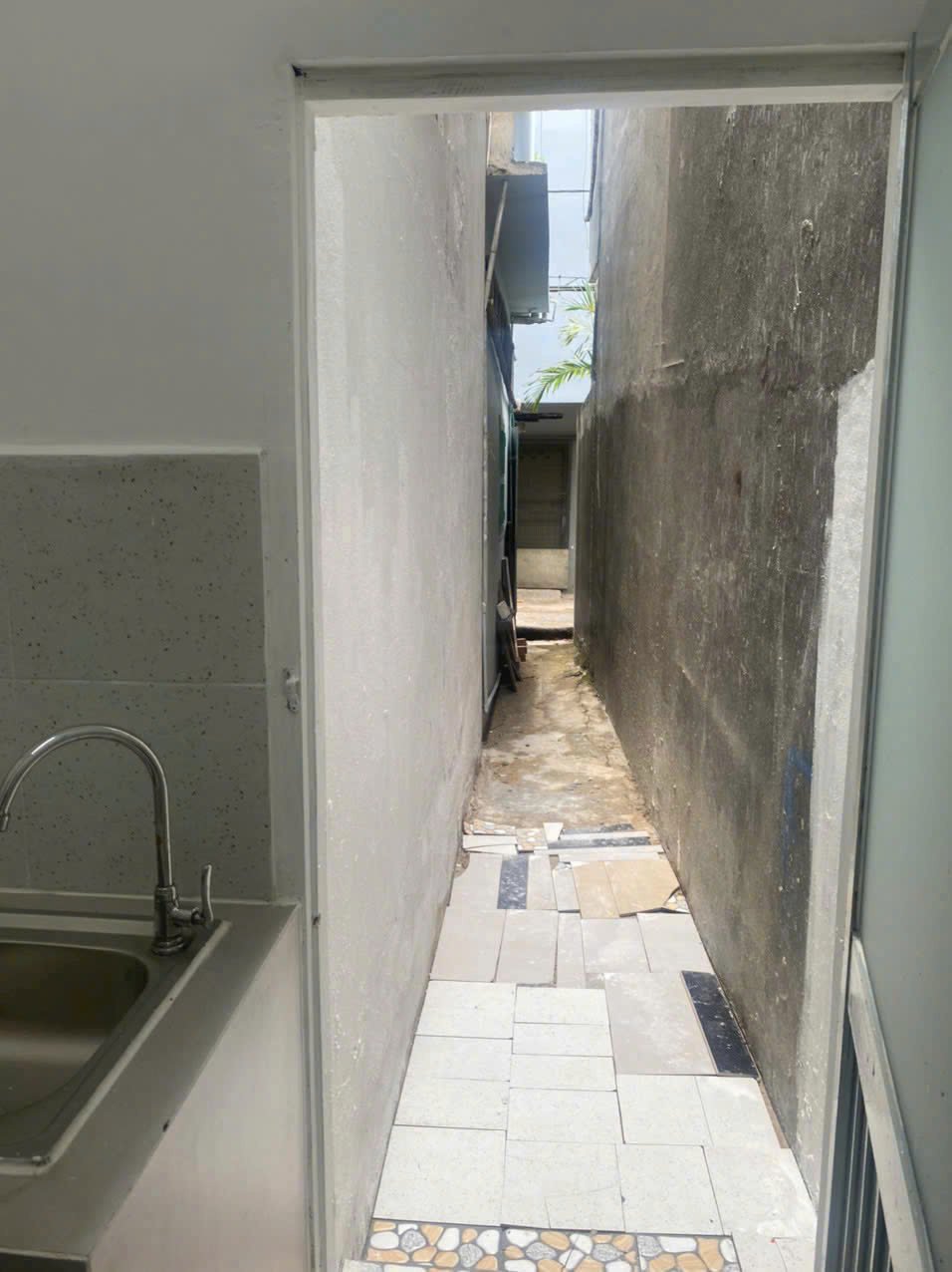 Nhà mới đẹp ngang khủng 5m gần Hàng Xanh, hẻm thông cách mặt tiền 15m -  Giá 8 tỷ 5 còn thương lượng